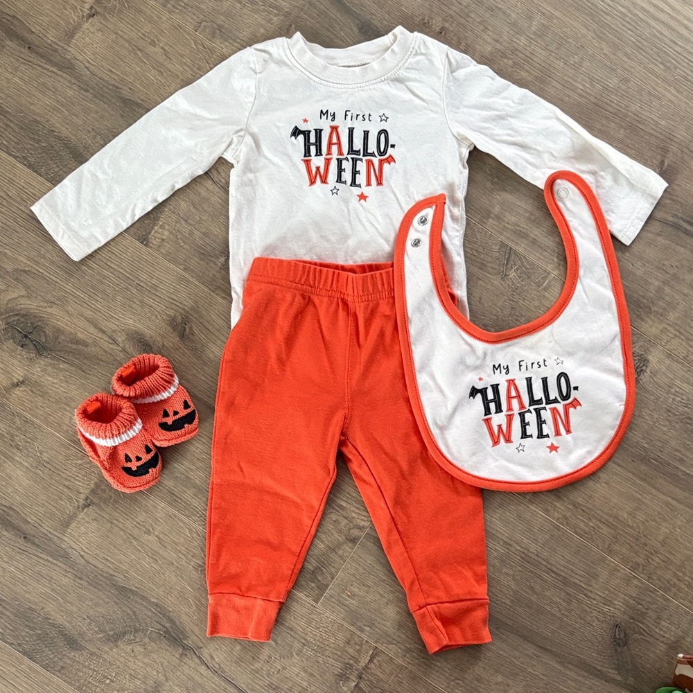 Carters “first Halloween” complete outfit. Size 9 months